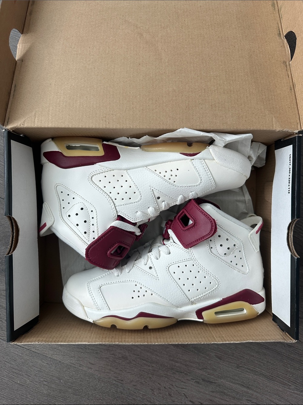 Nike Air Jordan 6 Retro OG Maroon Sneakers never worn in box